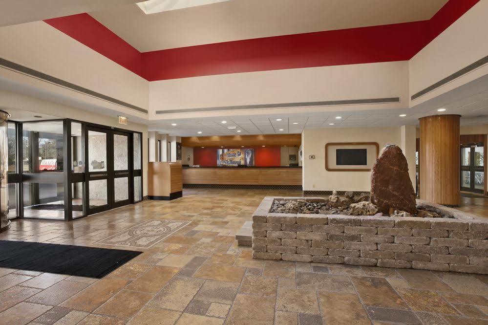 Howard Johnson Plaza Kansas City Hotel & Conference Center Buitenkant foto