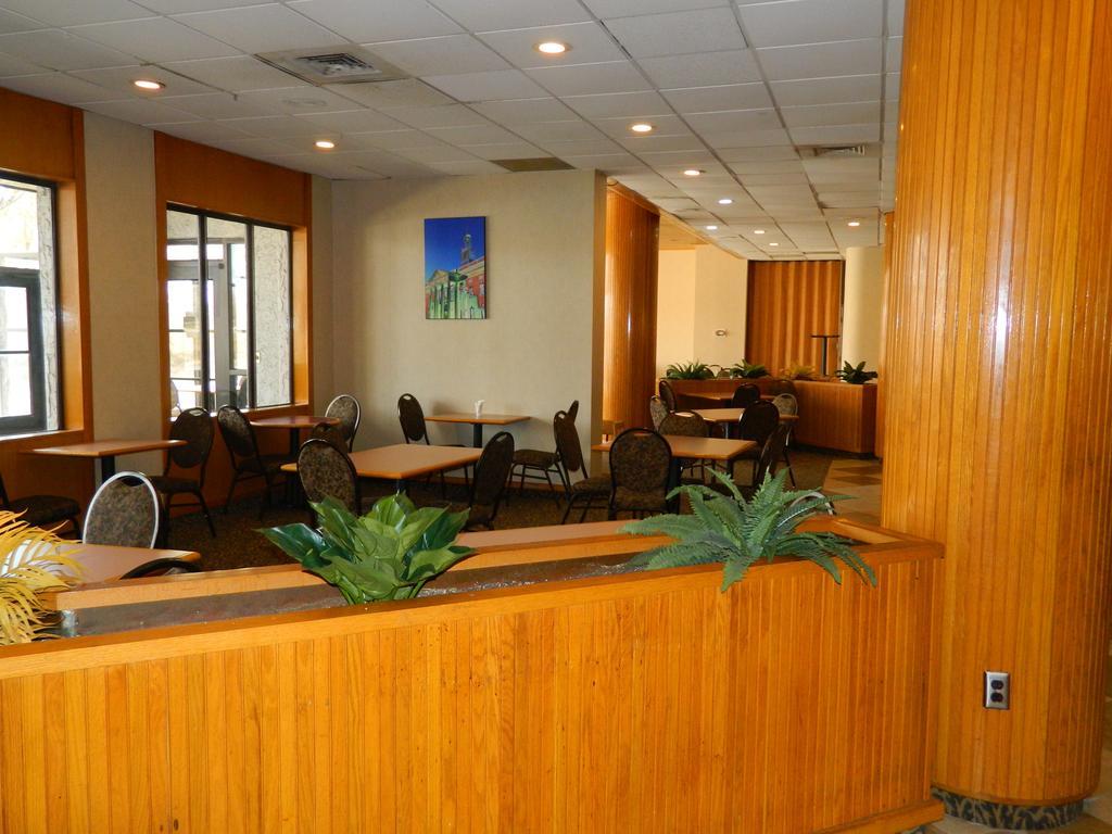 Howard Johnson Plaza Kansas City Hotel & Conference Center Buitenkant foto